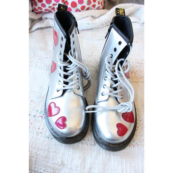 Dr. Martens Silver Glitter Red Heart 1460 J Boots Size W5 - Picture 2 of 4